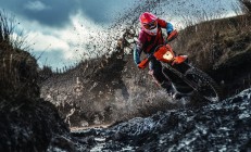 开云官方app入口-欧冠半决赛之夜，伦纳德关键回合不手软