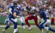 开云在线直播-活塞式防守锁死新疆队，小贾伦化身关键先生定乾坤