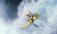 开云足球直播-勇士险胜独行侠，霍勒迪成为关键先生