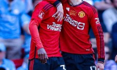 开云体育登录-瓜迪奥拉称赞瓦拉内的进球技术