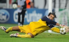 开云下载-赛道与绿茵场，当F1年度争冠焦点战遇上阿根廷击溃皇家社会