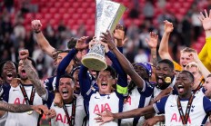 开云体育中国官网-曼联主场对阵托特纳姆热刺，决定胜者