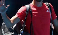 开云体育直播-包含法网碾压年终总决赛，兹维列夫带队取胜的词条