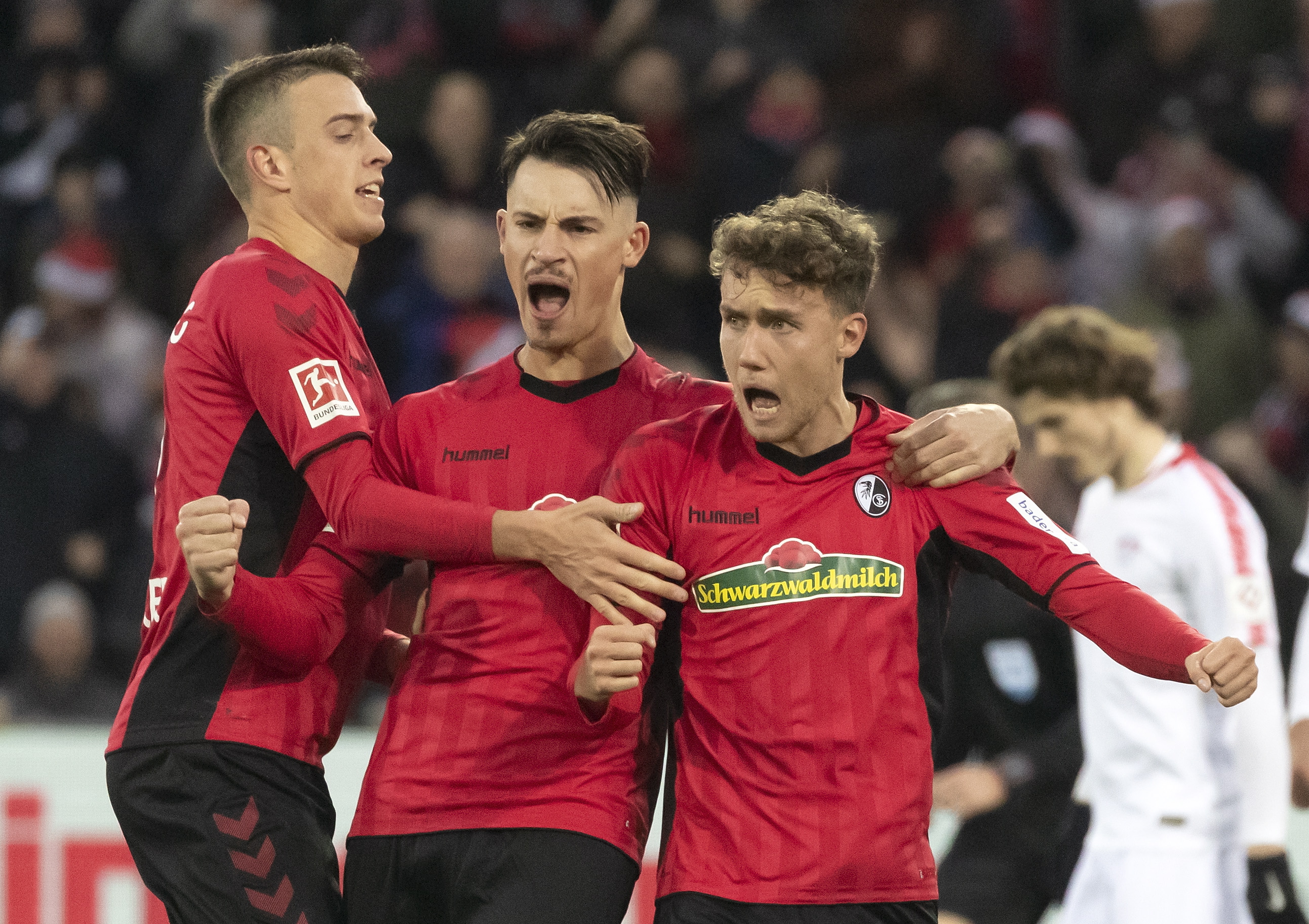 包含弗赖堡青年队获得胜利，培养未来球星成效显著的词条