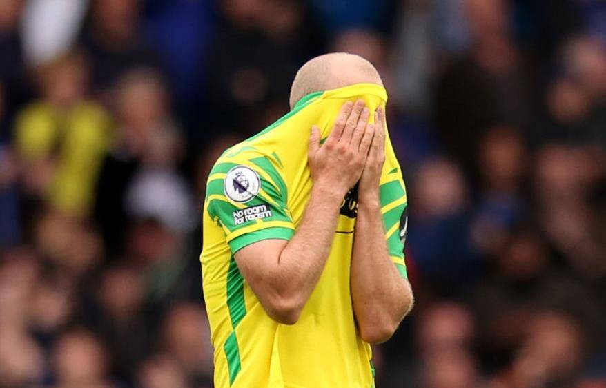 诺维奇客场惨败,遭遇连败危机 诺维奇客场惨败,遭遇连败危机