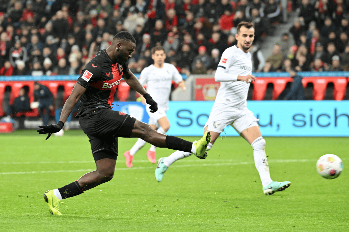 关于勒沃库森主场逆袭，险胜对手的信息