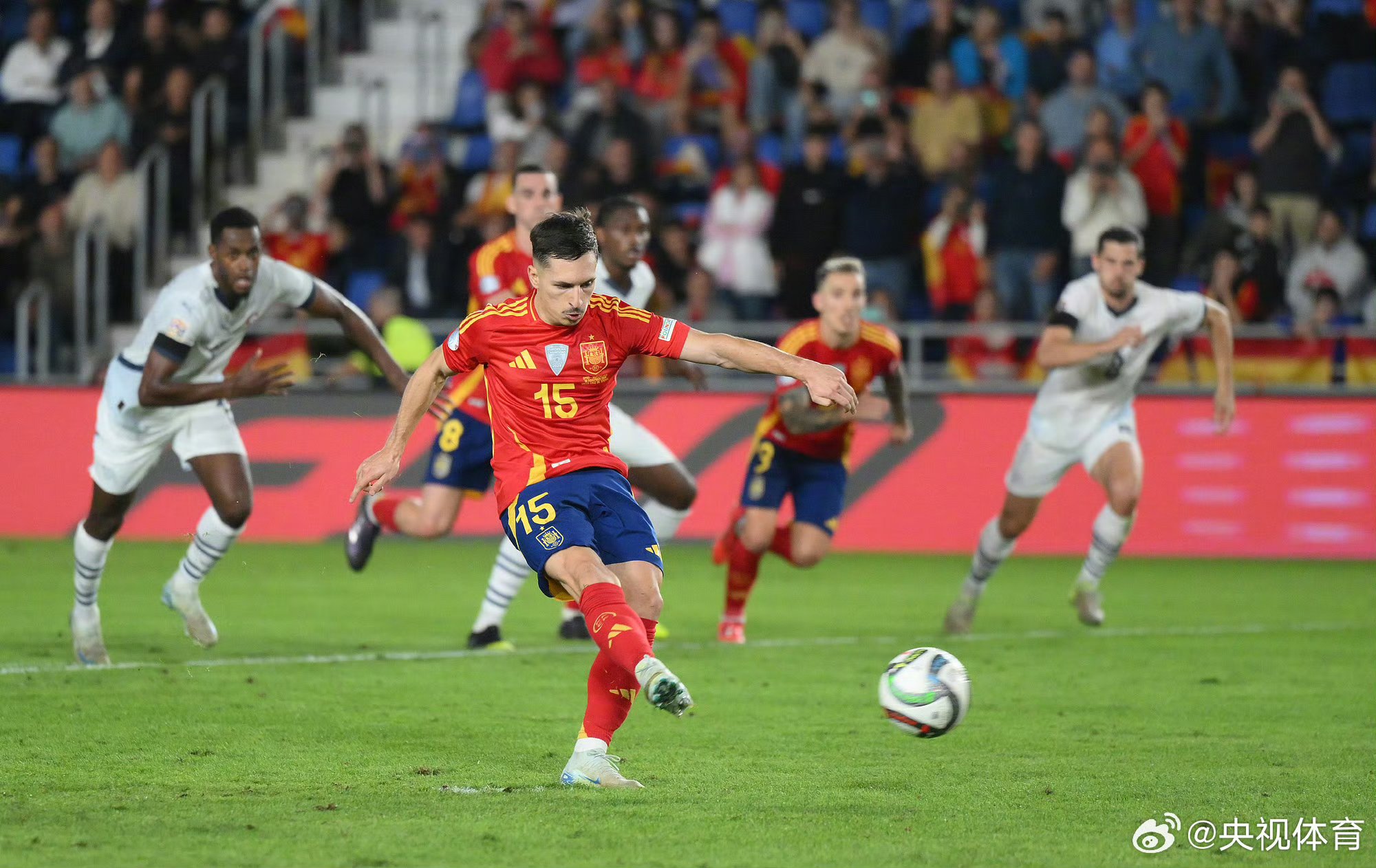 罗马尼亚队成功晋级欧洲杯正赛，实力雄厚