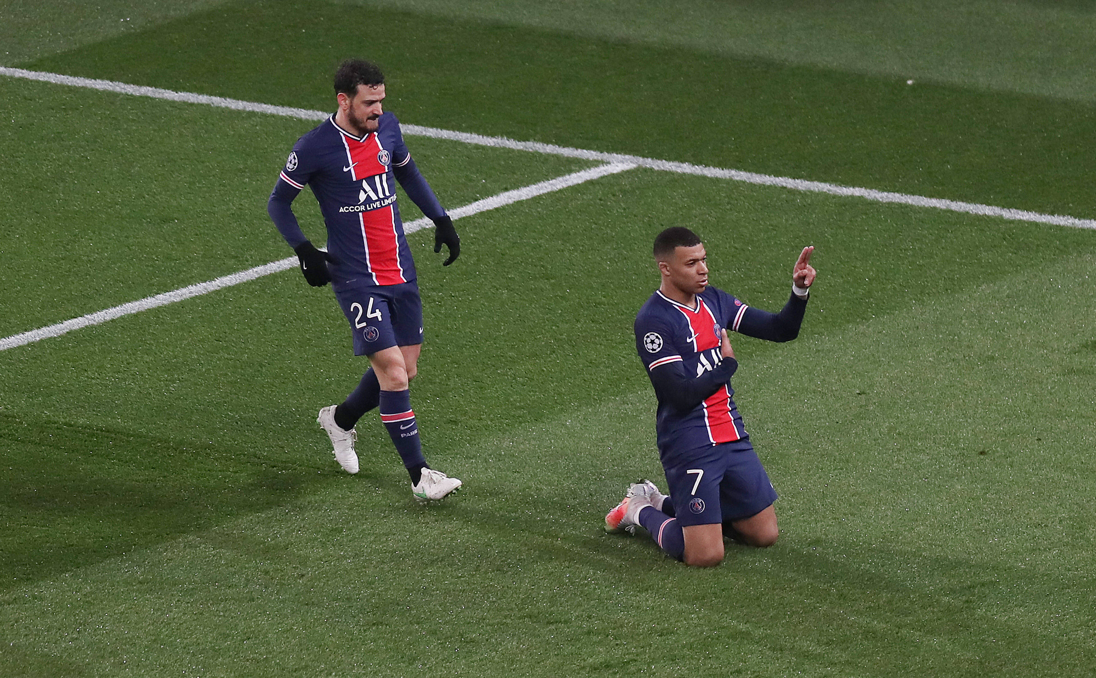 包含亚历山德里亚足球俱乐部凭实力过关,晋级八强的词条 包含亚历山德里亚足球俱乐部凭实力过关,晋级八强的词条