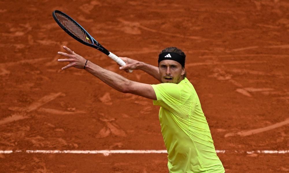 包含法网碾压年终总决赛，兹维列夫带队取胜的词条