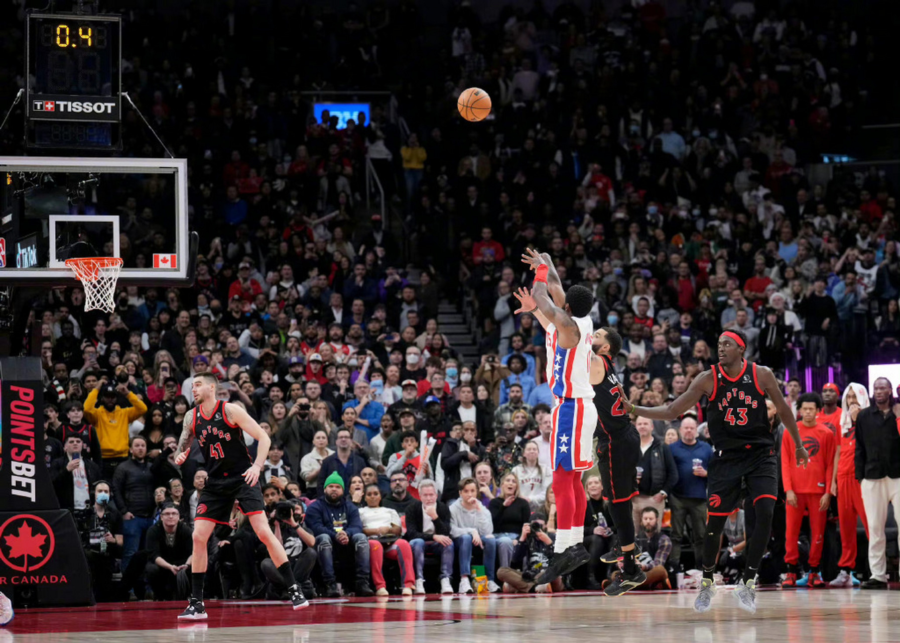 包含篮网绝杀尼克斯，范弗利特关键制胜的词条