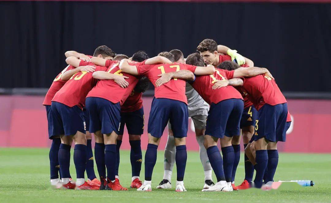 包含法国险胜智利，奥亚尔萨瓦尔统治全场的词条