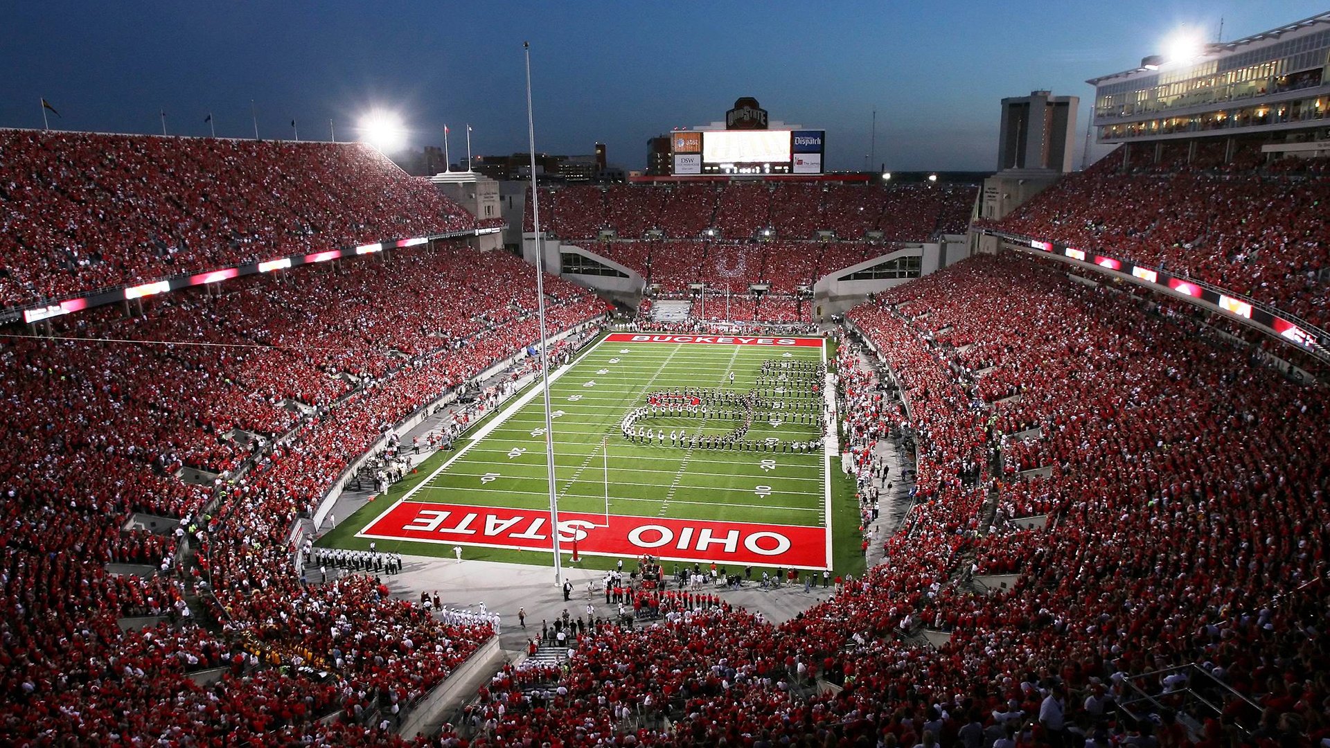 新王登基,皮亚斯特里关键制胜,哈斯车队横扫梅赛德斯改写F1格局