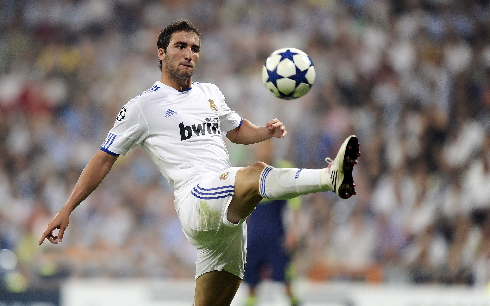 黄鸭组合火热状态难掩隐忧，德国队险胜日本队揭示亚洲足球新格局